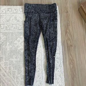 lululemon Fast and Free High-Rise Tight 25" Black and White Leggings size 6